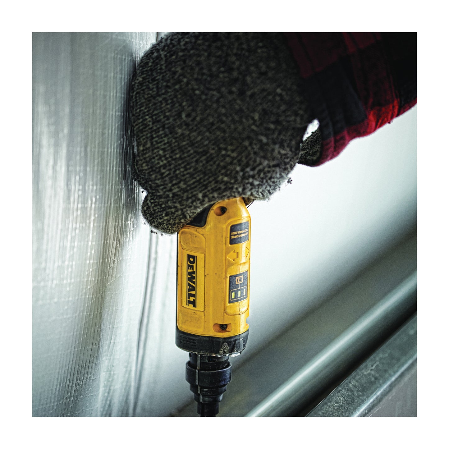 DeWALT® DCF681N2 High Performance Cordless Screwdriver Kit With Conduit Reamer, 1/4 in Chuck, 8 VDC, 23 in-lb Torque, 430 rpm No-Load, Lithium-Ion Battery