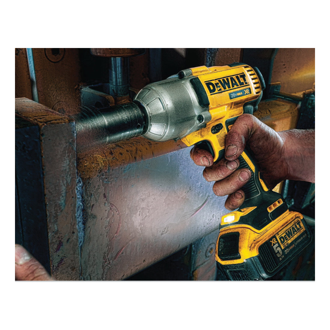 DeWALT DCF899M1 Cordless Impact Wrench, 1/2 in Straight Drive, 2400 bpm, 700 ft-lb Torque, 20 VAC, 8-13/16 in OAL