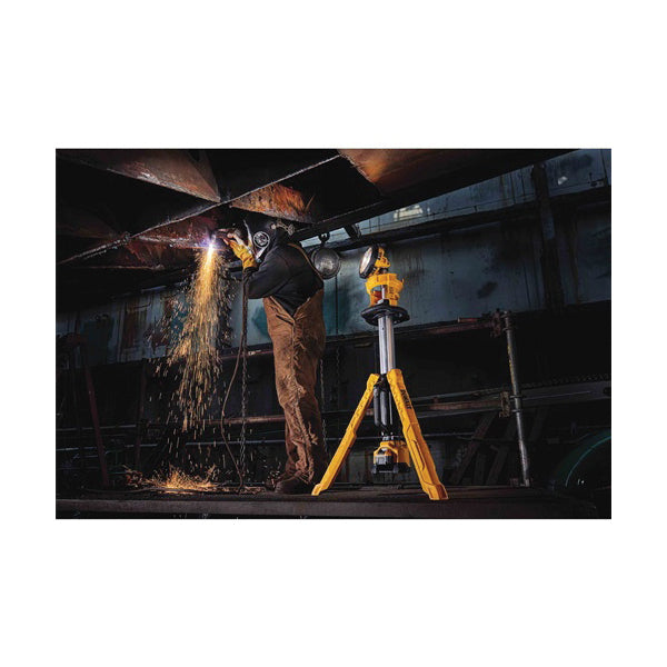 DeWALT 20V MAX* MATRIX DCL079R1 Cordless Tripod Light Kit, LED Lamp, 20 VDC